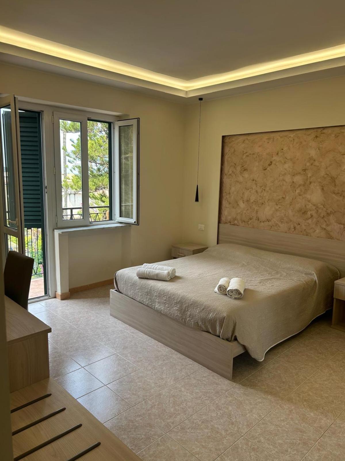 Vittorio Veneto Accomodation - Tropea City Center Exterior photo